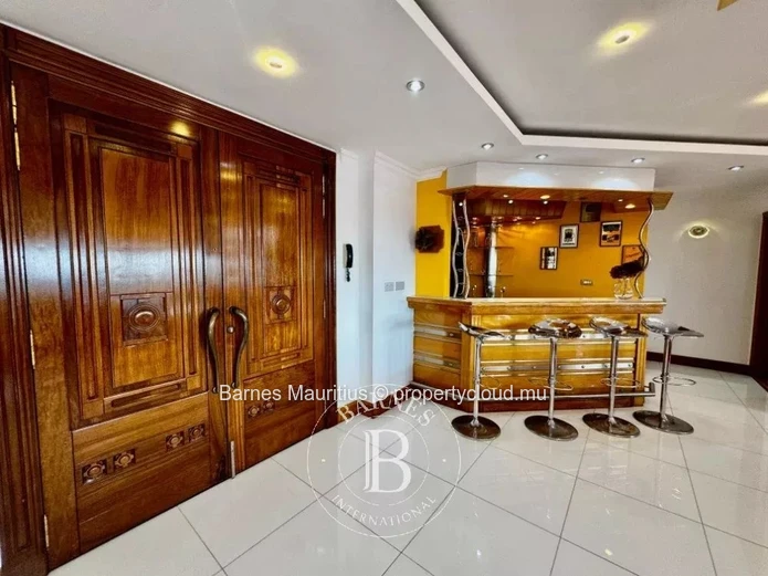 QUATRE BORNES - Duplex - 4 Bedrooms - 330 m²