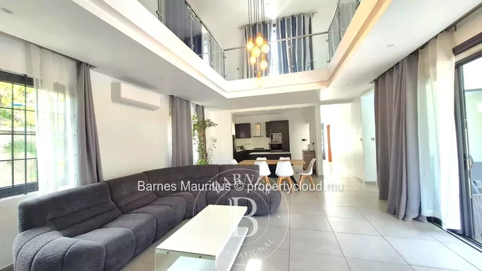 PEREYBERE - Luxury 4-Bedroom Villa with Pool