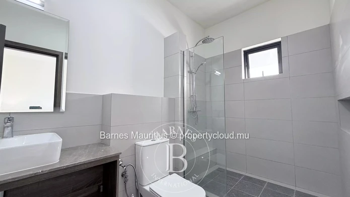 TRIANON – Bright and Secure Apartment with City & Mountain Views – 4 Bedrooms
