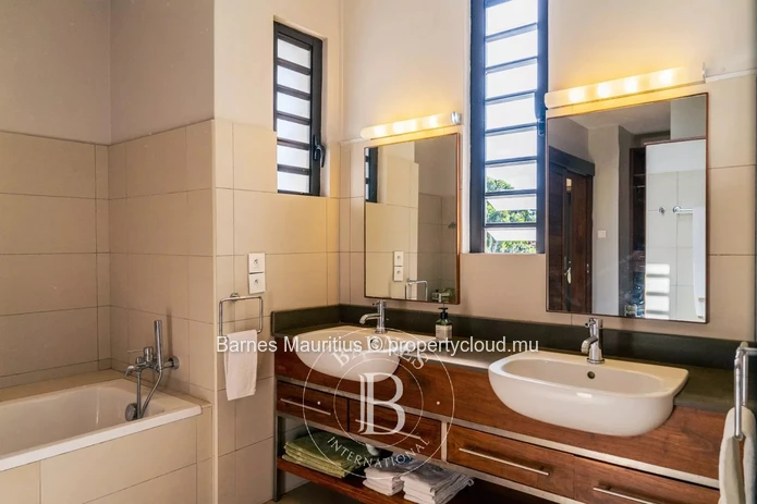 POSTE DE FLACQ - Seafront House - 4 Bedrooms