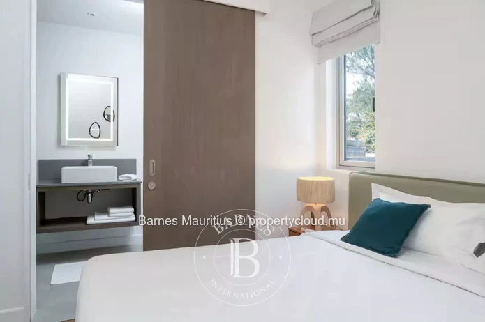 PEREYBÈRE - Brand New 3-Bedroom Beachfront Apartment