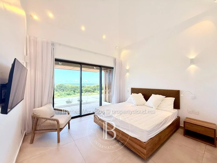 BEL OMBRE - Chic Villa with Sea and Golf Views - 4 Bedrooms