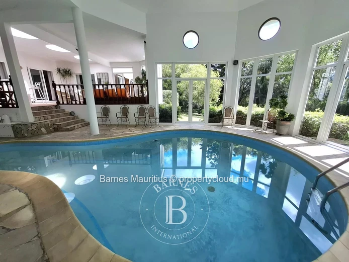 FLORÉAL – Spacious family home with indoor pool – 6 bedrooms