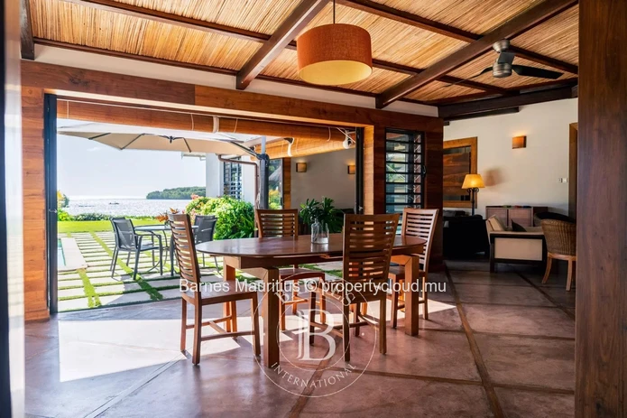 POSTE DE FLACQ - Seafront House - 4 Bedrooms