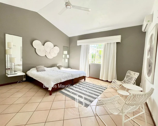 RIVIÈRE NOIRE – Elegant 4-Bedroom Family Home