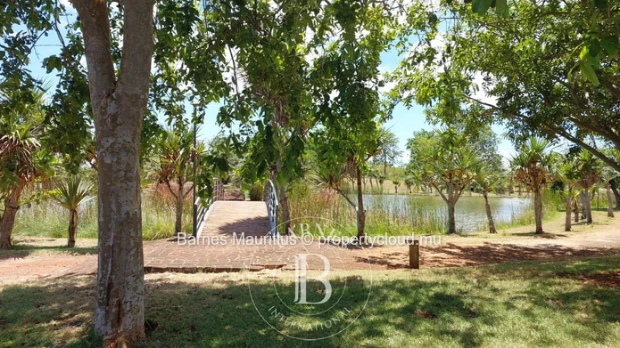 ROYAL PARK ESTATE – Prime Residential Plot for Sale – 1,733 m²