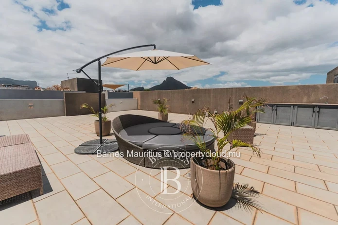 FLIC-EN-FLAC – Elegant 3-Bedroom Apartment