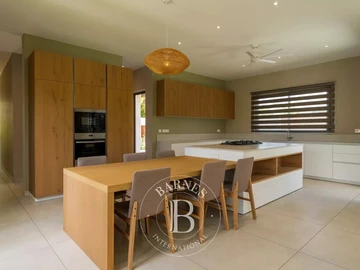 4 Bedroom Villa