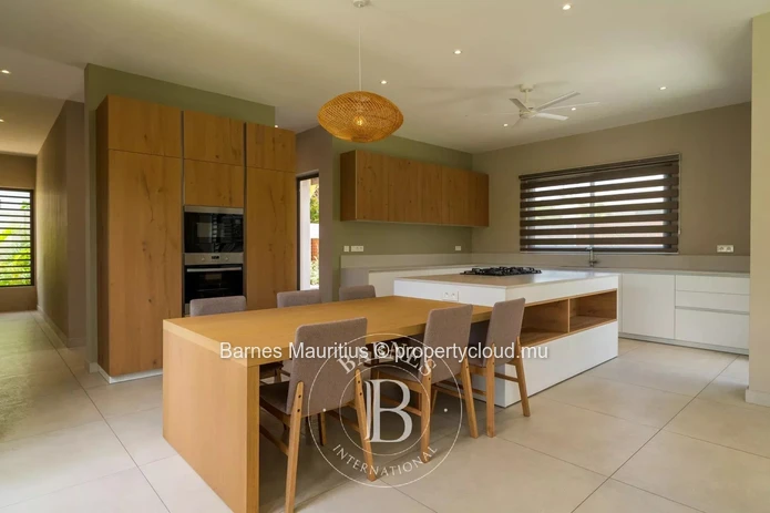 PITON - Brand New Villa with 4 Bedrooms