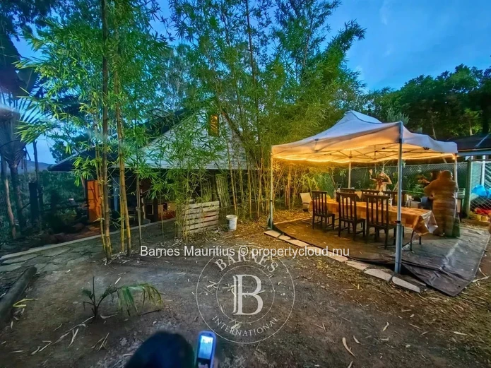 DEUX BRAS - Land area with 3 Chalets - 17000 m2