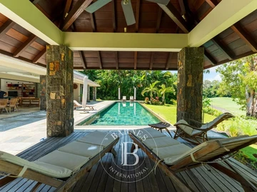 5 Bedroom Villa