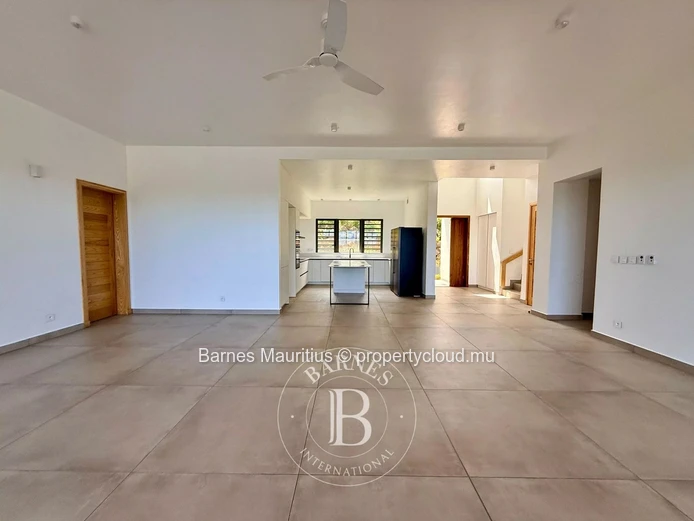BEL OMBRE – Contemporary New-Build Villa with Sea and Golf Views – 4 Bedrooms