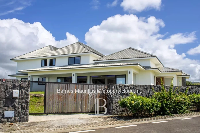 BEAU VALLON - Family Home - 4 Bedrooms