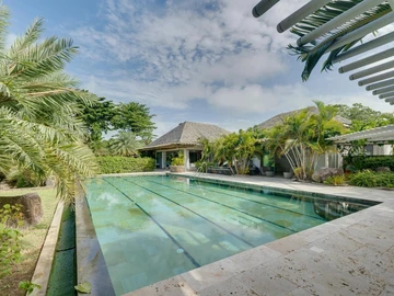 8 Bedroom Villa