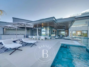 5 Bedroom Villa