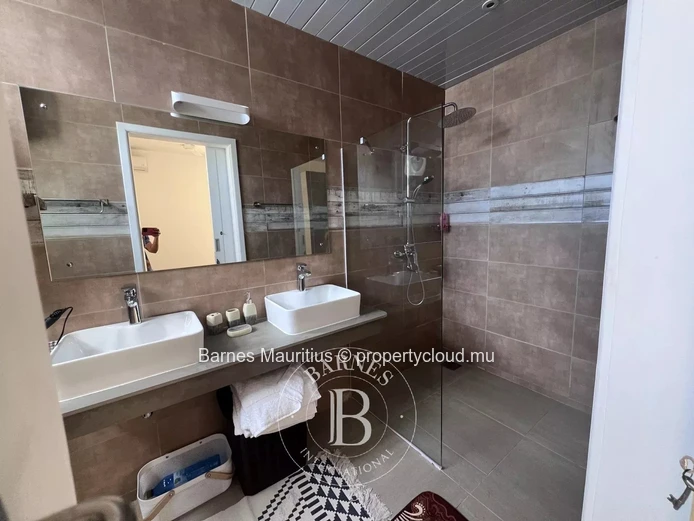 TROU D'EAU DOUCE - Apartment with a Sea View - 2 Bedrooms