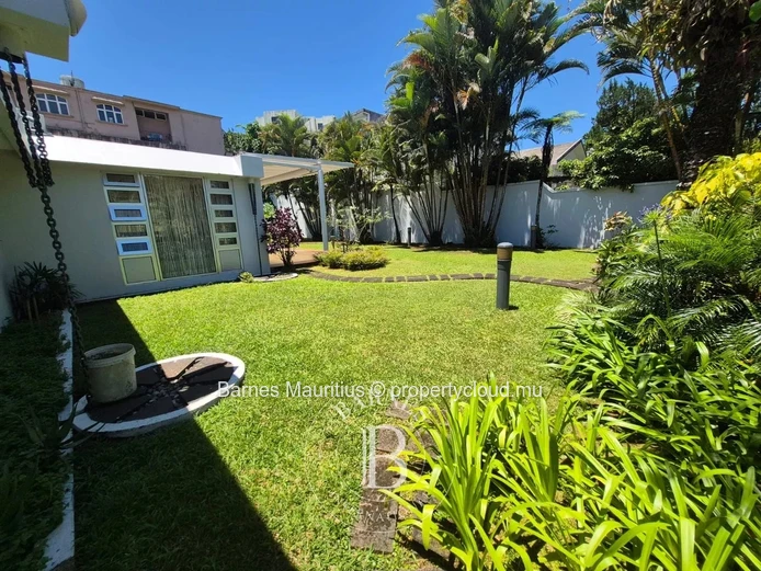 CUREPIPE - Family Home - 4 Bedrooms + Studio