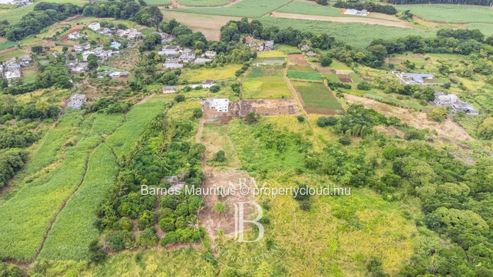 CRÈVE COEUR - Terrain résidentiel - 2 151 m²