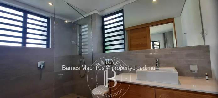 Pereybere Sea Front Apartment With 3 Bedrooms