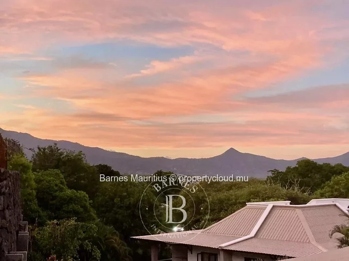 BLACK RIVER - Stunning View - 3 Bedrooms