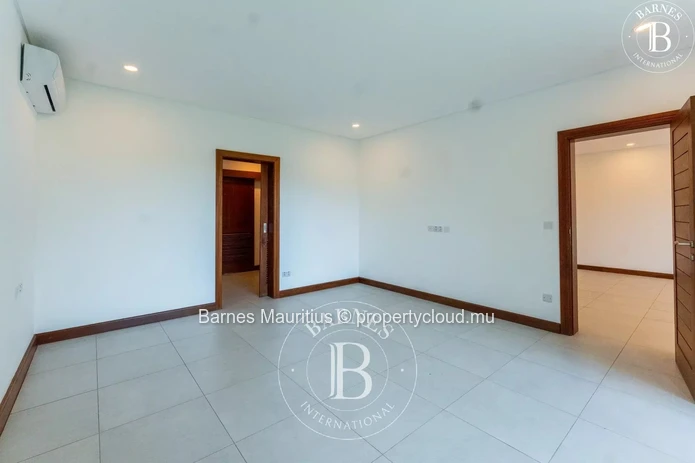 POINTE AUX CANONNIERS - Ground Floor Apartment - 3 Bedrooms