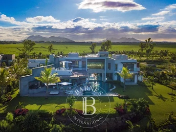 5 Bedroom Villa