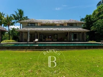5 Bedroom Villa