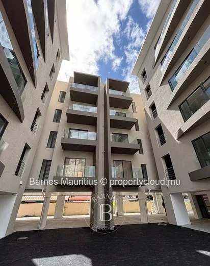 QUATRE-BORNES - Charming 3 bedroom penthouse with view