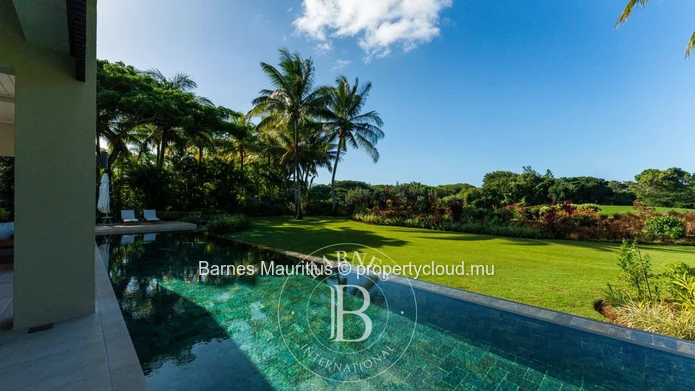 ANAHITA RESORT - Contemporary Villa with Golf