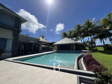 5 Bedroom Villa