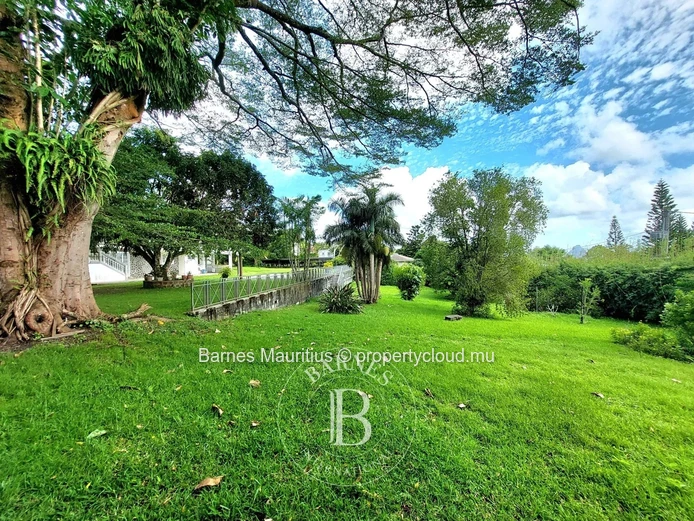 FLOREAL - Ideal property for a real estate project - 10 rooms