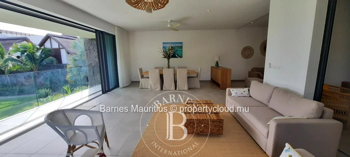 Pereybere Sea Front Apartment With 3 Bedrooms