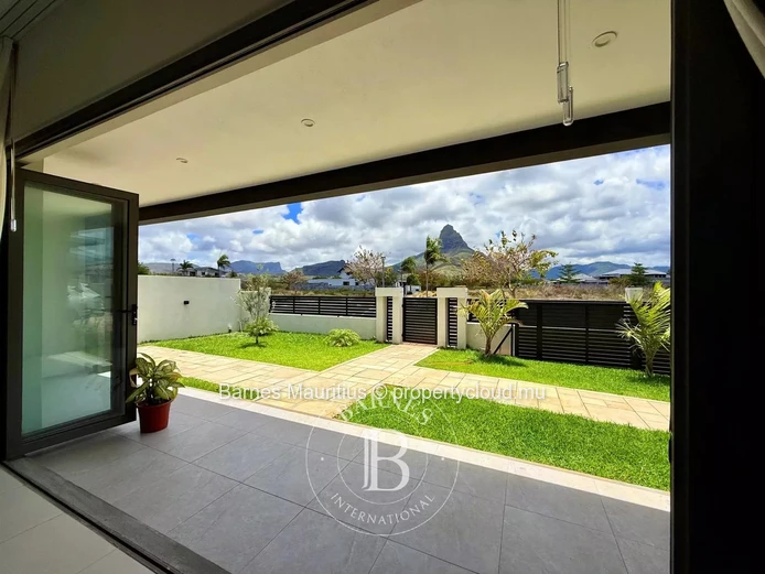 TAMARIN - Brand New Modern Villa - 3 Bedrooms