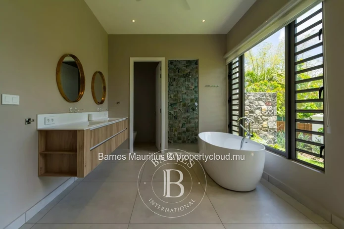 PITON - Brand New Villa with 4 Bedrooms