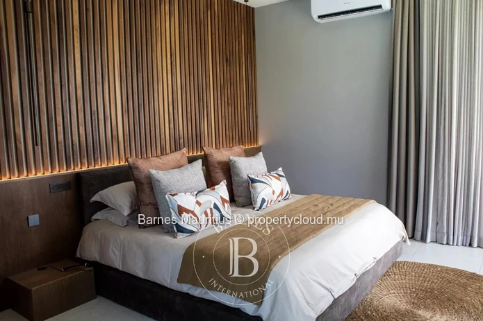 BEAU CHAMP – Contemporary villa with pool and garden - 4 bedrooms