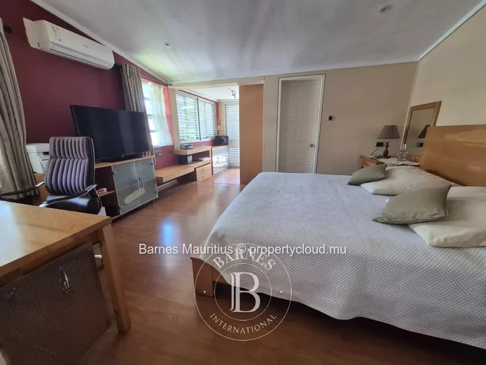 CUREPIPE - Family Home - 4 Bedrooms + Studio