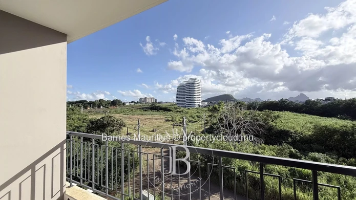 TRIANON – Bright and Secure Apartment with City & Mountain Views – 4 Bedrooms