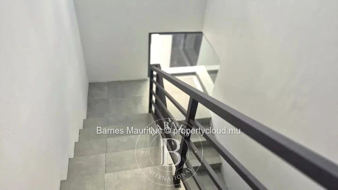 TROU AUX BICHES – Villa contemporaine à étage avec piscine – 3 chambres