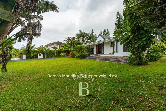 FLORÉAL - Colonial-Style House - 400m²