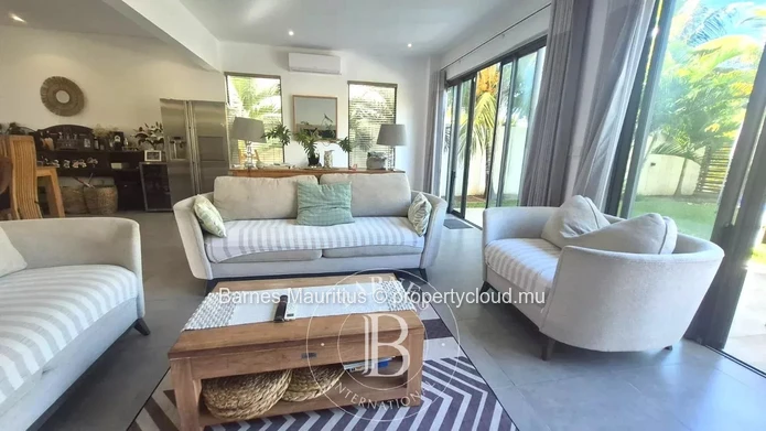 GRAND BAIE - Spacious modern villa with pool - 3 bedroom