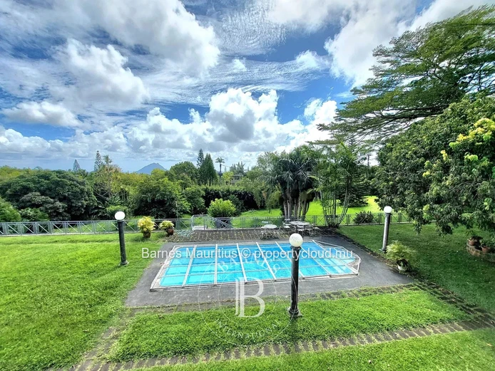 FLOREAL - Ideal property for a real estate project - 10 rooms