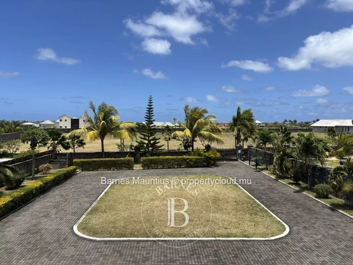 BEAU VALLON - Family House 493 m² - Land 1,632 m²