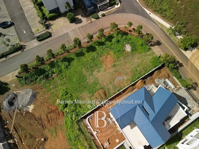 MOKA - Residential Plot of Land - 811m²
