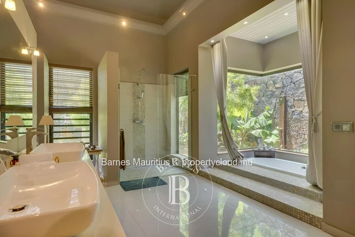 GRAND BAIE - Villa haut de gamme - 5 chambres