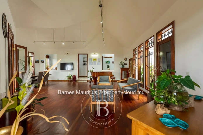 FLORÉAL - Colonial-Style House - 400m²