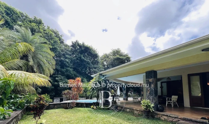 BRAS D'EAU - Large property - 5 bedrooms