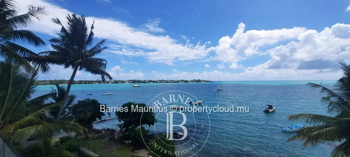 Grand Baie - Seafront Penthouse With 4 Bedrooms