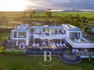 5 Bedroom Villa