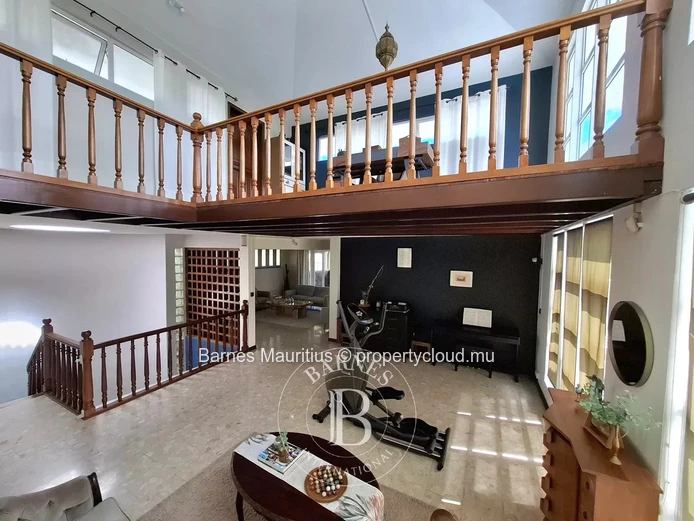 FLORÉAL – Spacious family home with indoor pool – 6 bedrooms