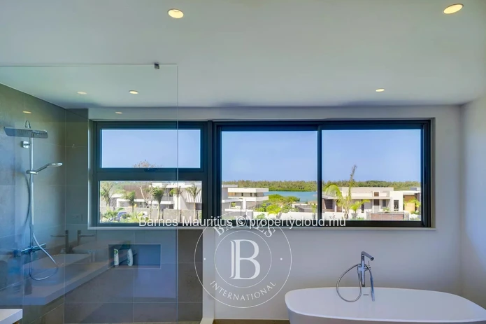 ANAHITA RESORT - New villa on a golf course with partial sea view - 4 bedrooms